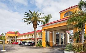 Days Inn & Suites By Wyndham Port Richey